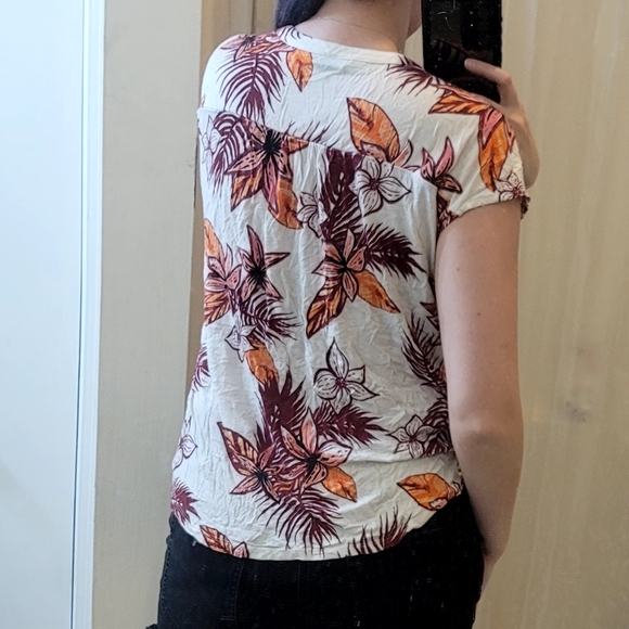 BOGO🌟Soft Tropical Top - Picture 4 of 8